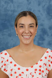 Mia Dickson's Instagram, Twitter & Facebook