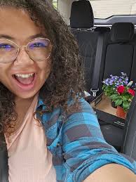 Hi, I'm Anjali, 26F, seeking apartments and roommates. I'd like a 2b2b or  3b3b apartment and am a clean and organized person, seeking someone  similar. My budget is around 1000 and a