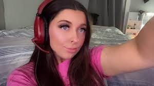 New Fortnite streamer! Almost to affiliate, come hang out. Follow for  follow 🤍🤍🤍 https://www.twitch.tv/dakota_lynn11