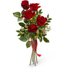 Mazzo di fiori freschi, naturali, composto da rose rosse, felce, verde decorativo e nastro colorato. Consegnare Mazzo Di Rose Rosse A Domicilio