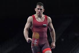 He won the bronze medal in the 84 kg division at the 2013 world wrestling championships. Jt O Ounqvgtnm