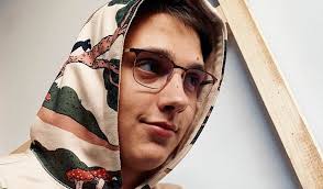 Тима белорусских впервые рассказал о своей личной жизни. Foto Dnya Devushka Nabila Tatu S Portretom Timy Belorusskih Tnt Music Zdes Tvoya Muzyka