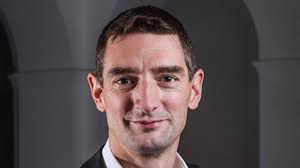 As Founder and Director of Medina Advisory, Eric Chinchon brings a wealth  of expertise in navigating both regulated and unregulated business  environments