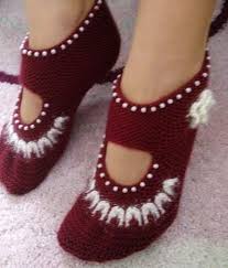 Best 12 2 Sis Ile Boncuklu Ve Cicek Suslemeli Kolay Bayan Patigi Yapimi 37 3 Bayan Boncuklu Cic Crochet Shoes Crochet Slippers Crochet Socks Pattern