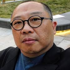 Ipoh K.Idrus Indian Cendol Stall 【怡保兵如港手工刨冰煎堆雪】  现在有很多人都会选用电动的刨冰器，但是怡保还有一家煎堆雪保持原有手工刨冰。这位老人家一直坚信手刨刨冰肯定会比电动刨冰更有口感，才保持传统做法。没想到就吸引了不少人来这里吃刨冰。它的煎堆係自家  ...