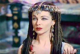 8 tiêu chuẩn làm đẹp khó hiểu từ thời xa xưa, mãi mãi một đi không trở lại