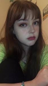 Annie Magee's Instagram, Twitter & Facebook