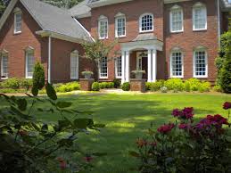 You can simply turn the cottage into a terracotta which used concrete walls and fertilized flowers. Front Yard Landscaping Ideas Hgtv