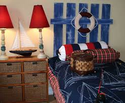A simple nautical bedding decor is ideal for beach cottages, homes along the river or lake, and for almost any child's bedroom. 43 Nautical Bedroom Ideas That Will Bring Out The Sailor In You Home Decor Bliss