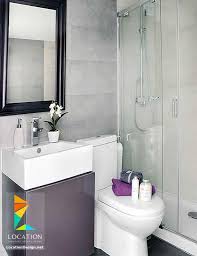 ديكورات حمامات صغيرة المساحة 50 تصميم حمامات مودرن بأفكار رائعة جدا Very Small Bathroom Tiny Bathrooms Small Bathroom Sinks