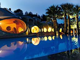 Palais Bulles Pierre Cardin S Bubble House By Antti Lovag Video Bubble House Amazing Architecture Unusual Homes