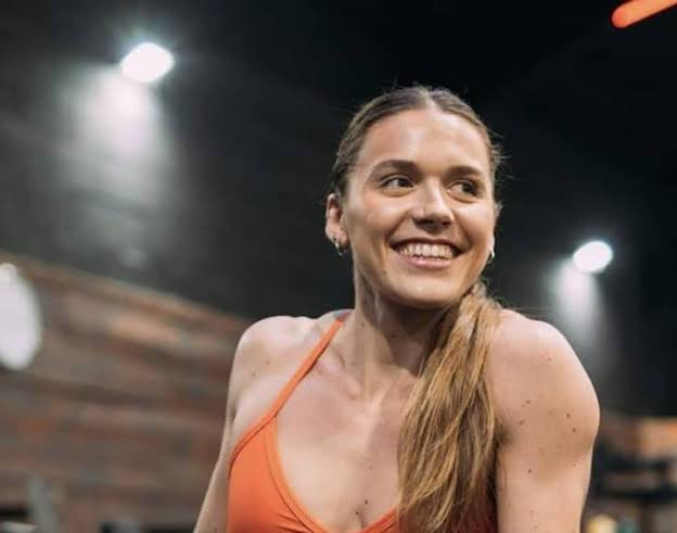 Davis promoting Gymshark apparel, AI generated