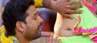 Shanaya kapoor, navya naveli nanda shower love; Akshara Singh Hot Song Navel Boobs Hit Bhojpuri