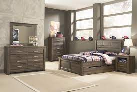From traditional wood beds and modern, upholstered headboards to nightstands, dressers, chests and mirrors, find the perfect pieces for a stunning bedroom transformation in bassett furniture's bedroom furniture collection. Ashley Juararo Panel Bedroom Set With Under Bed Storage In Dark Brown