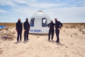 The crew includes female aviation pioneer wally funk, who has become the oldest person to. Jeff Bezos Und Sein Bruder Fliegen Mit Blue Origin Ins All Amazon Watchblog De