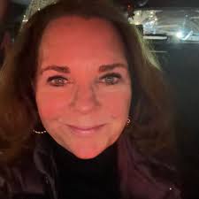 Before tonight's kick-off, we invite everyone to join us in a minute's  applause to celebrate the life of former Badgers fan, Stephen Rainbow, who  sadly passed away