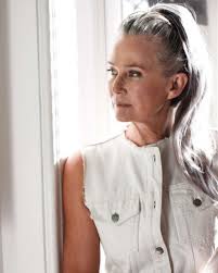 Come avere capelli bianchi o grigi luminosi e brillanti. Acquistare Diva Grigio Argento I Capelli Umani Bionda Coda Di Cavallo Parrucchino Avvolge Riflessi Naturali Grigio Argento Sale E Pepe Vergine Di Estensione Dei Capelli Coda Di Cavallo Economico Consegna Veloce