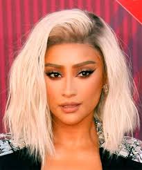 Hair makeup beauty hair hair styles hot brunette shay mitchell hair celebrities long hair styles hair color. Shay Mitchell Hairstyles Hair Cuts And Colors