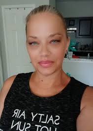 Hi I'm Antoinette I'm 44 Military Vet and I'm a Leo