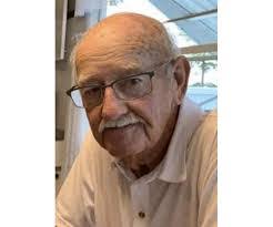 Robin Glick's Instagram, Twitter & Facebook