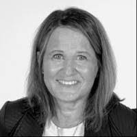 Anne Elwell's Instagram, Twitter & Facebook