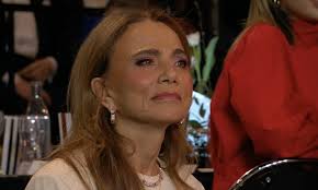 Lena Olin i tårar efter händelsen i SVT:s direktsändning