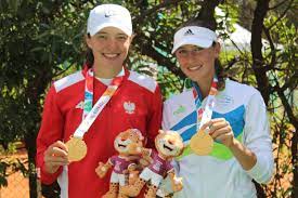 Kaja juvan hosts iga swiatek in a wta french open game, certain to entertain all tennis fans. Datei Kaja Juvan And Iga Swiatek 02 Jpg Wikipedia
