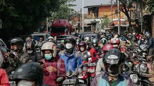 Ruangan tertutup, pertemuan panjang (>15 menit), interaksi jarak dekat, keramaian, aktivitas dengan bernapas kuat (misal, bernyanyi, berbicara, tertawa), dan tidak memakai. Presidium Kami Gatot Nurmantyo Sebut Ppkm Darurat Jawa Bali Langkah Tepat Nasional Tempo Co