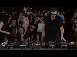 Music Party Djs Prague Berlin Ibiza Amsterdam Sdsmusic 2017 Deep House Sevendoors Movement Of Whale Original Mix Playe Deep House Youtube Djs