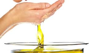 Simply Rubbing The Body With Olive Oil Once A Week Will Give A Natural Healthy Glow To Your Skin Oliveoil Olive Oil For Face Olive Oil Skin Olive Oil Dry Skin