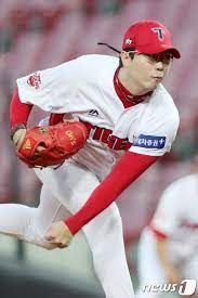 양현종은 17일 광주 기아챔피언스필드에서 열린 nc전에 선발 등판해 5이닝 동안 3안타(1홈런) 3탈삼진 2실점을 기록했다. ì–'í˜„ì¢… Era 1ìœ„ ìœ ì§€ Kia Ncì— ì—­ì „ìŠ¹ 3ì—°íŒ¨ íƒˆì¶œ ë‰´ìŠ¤ ë™ì•„ë‹·ì»´