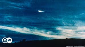 UFO-Bericht in den USA: Die Wahrheit ist irgendwo da draußen | Wissen &  Umwelt | DW | 05.06.2021