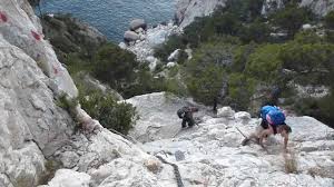 Pour une vraie démocratie, la liberté, contre le capitalisme, le fascisme et toutes formes de racisme. Dans Le Pas De L Oeil De Verre Calanques Youtube