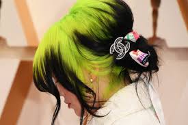Billie Eilish Gave Her Neon Green Hair 038 Signature Nails An Oscars Upgrade Refinery29uk In 2020 Neon Green Hair Green Hair Billie Eilish