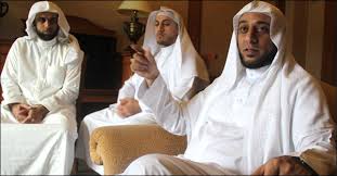 Proses pemakaman dipimpin keluarga syekh ali jaber. Selama Ramadan Imam Asal Madinah Pimpin Tarawih Di Masjid Agung