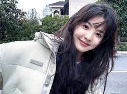 盤點安娜德哈瑪斯Ana de Armas 5 部裸戲電影，基努李維也曾被辣體誘惑！ | JUKSY 街星