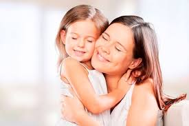 Una madre es la mujer especial cuyo objetivo es hacer felices a los demás y de llenar la casa/el mundo de alegría y de amor. Cuando Es El Dia De La Madre 2020 Fechas Ccareasur