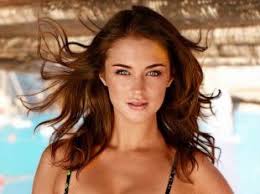 Lauren Budd : La femme de footballeur la plus sexy se dévoile