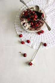 Trifle Facon Foret Noire Mousse Cake Mousse Berry Stain