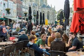 De krachtmeting die vrijdagavond werd gespeeld tussen beide partijen zal in ieder geval niet de boeken. Geen Tv Schermen Op Terrassen Bij Nac Nec De Horeca Mag Helemaal Niets Nac Bndestem Nl