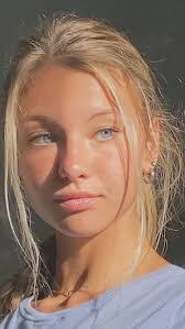 Itzia Rodriguez's Instagram, Twitter & Facebook