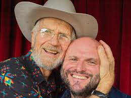 Thank you to our community of Seed Crystal Stewards, who bring such a wave  of light every time they join us at the Farm. Just look at them!⁠ And thank  you to @