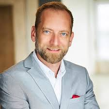 Daniel Brackins's Instagram, Twitter & Facebook