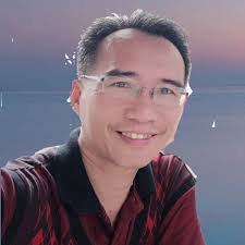 A LEGACY OF LEADERS (REFLECTIONS OF BECOMING LEADERS AND BUILDING MORE  LEADERS): PERSPECTIVES FROM THE READERS