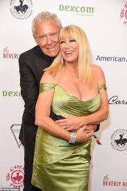 Suzanne Somers says her sex life is better than ever thanks to hormones and  supplements | Daily Mail Online