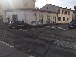 Il banco di san geminiano e san prospero è stato fondato a modena nel 1923 a seguito della fusione di due istituti di credito emiliani, il banco s. Rapina In Banca A Bastiglia Sassuolo 2000