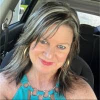 Liz Bryant's Instagram, Twitter & Facebook