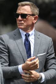 One of the british theatre's most famous faces, daniel craig, who waited tables as a struggling teenage actor with the national youth theatre, has gone on to star as james bond in casino royale (2006), quantum of solace (2008), skyfall (2012), spectre (2015), and no time to die (2021). Wrist Watching Update On 007 S Potential Omega Seamaster On The Wrist Of Daniel Craig In The As Yet Untitled Bond 25 Quill Pad