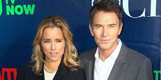 As revealed exclusively in the new issue of us weekly, the recently divorced madam secretary actress is dating her costar tim daly, who plays the husband of her character elizabeth faulkner mccord on the cbs political drama. Tea Leoni Is Reportedly Dating Her Madam Secretary Co Star Tim Daly Huffpost Life