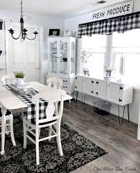 Black And White Farmhouse Kitchen Table Great Farmhouse Kitchen Tables Ideas Perfect For Your Ordinary Kitchen Farm House Living Room Modern Farmhouse Kitchens Rustic Farmhouse Living Room